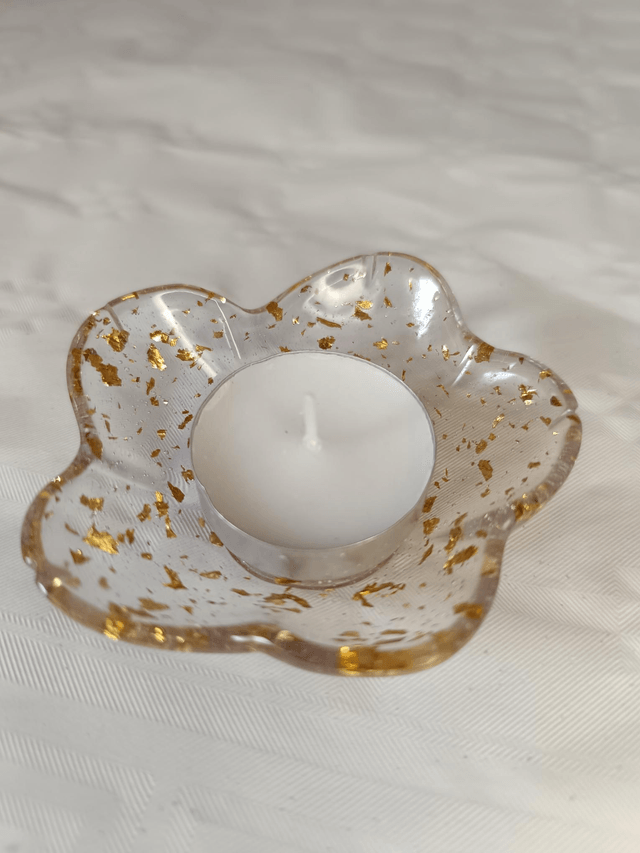Fleur en feuilles d'or 